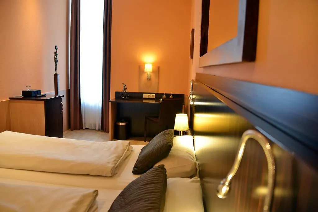 Arthotel Monachium 3*,